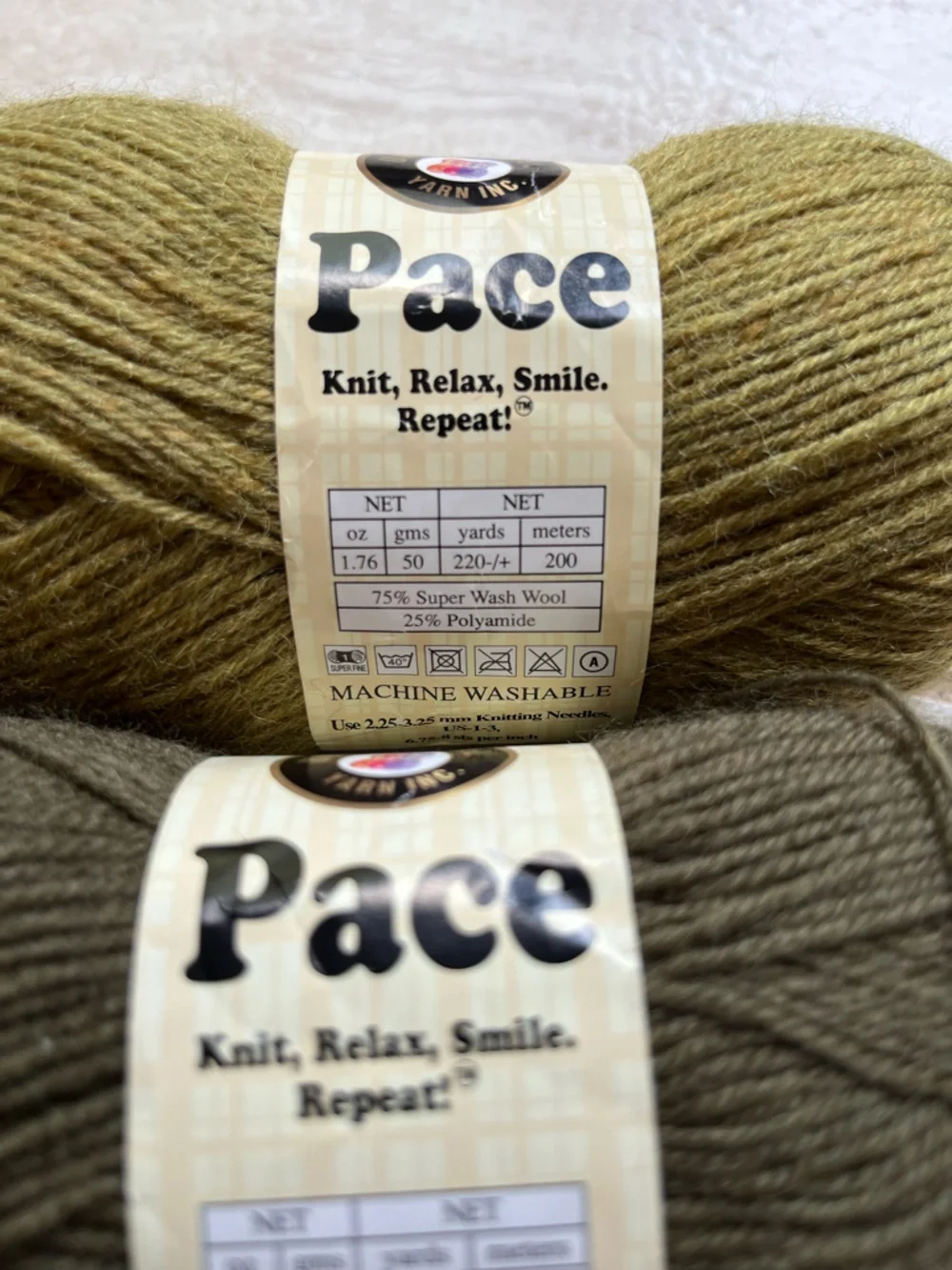 Universal Yarn Pace superwash wool blend yarn bundle of 3 superfine 660 yds - Picture 2 of 2